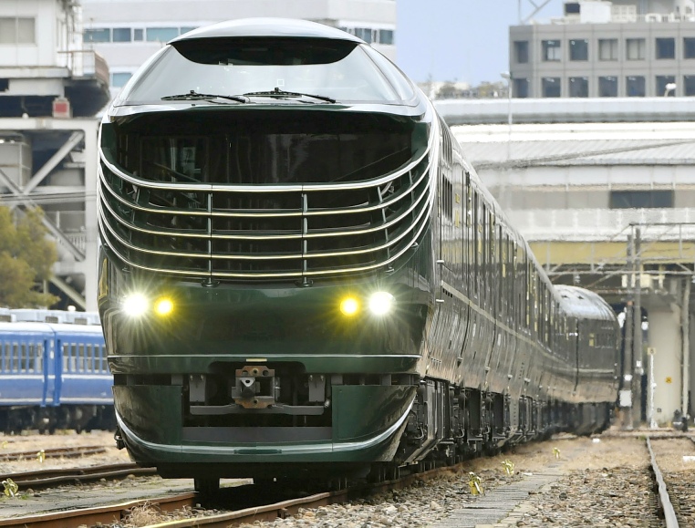 The $10,000 Hotel on Rails: Expectations Are High for the Twilight Express  Mizukaze | JAPAN Forward