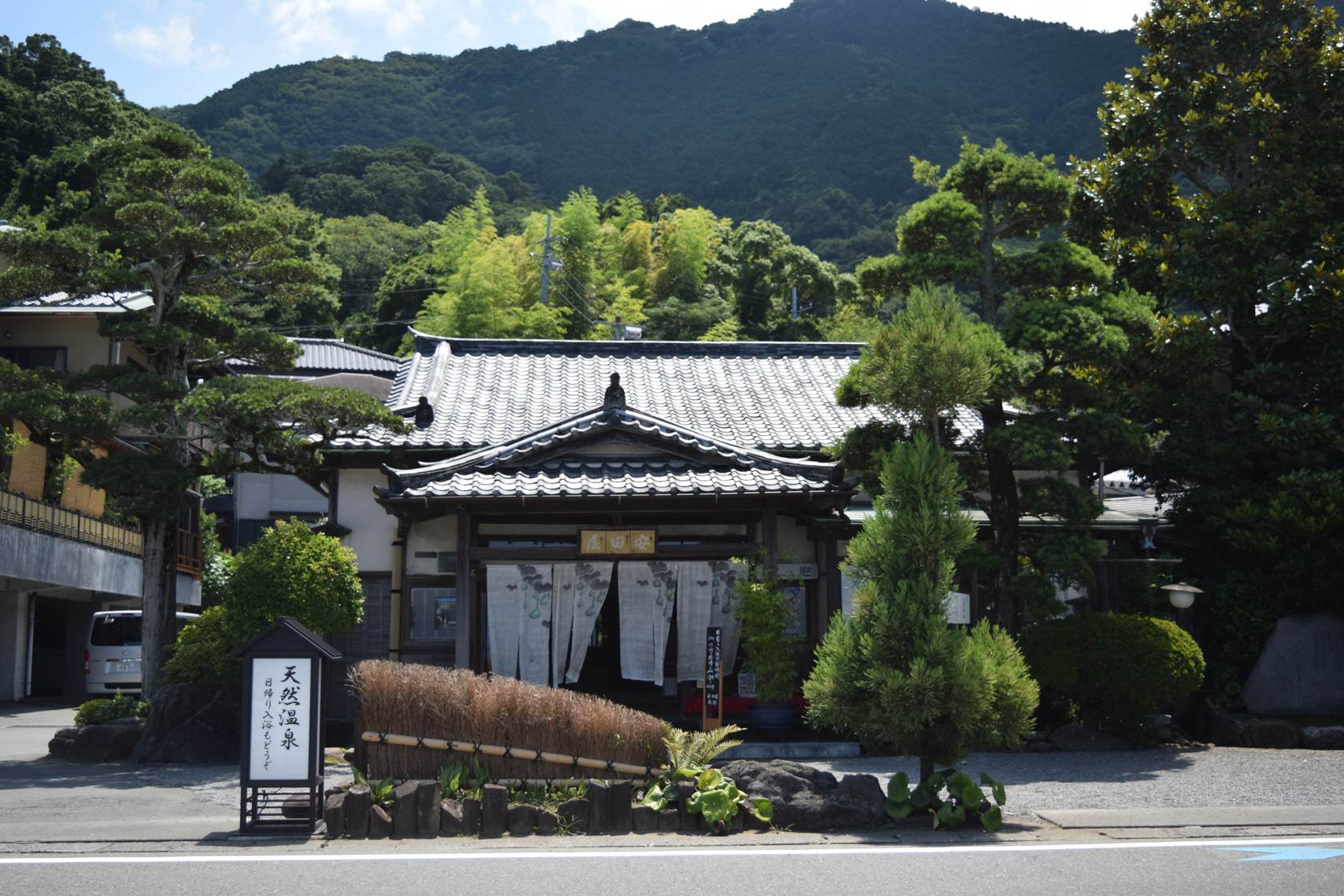 ラブライブ 安田屋旅館 Japan Forward