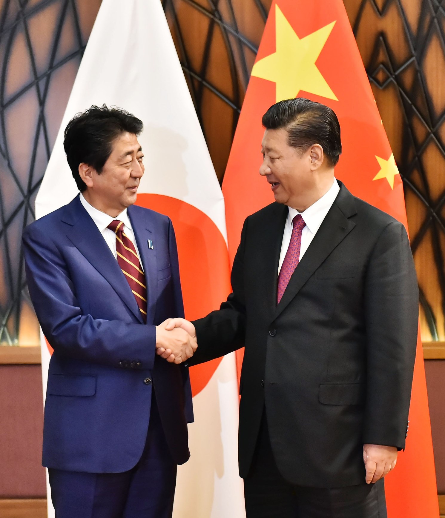 Behind Xi Jinping ‘Smiling Diplomacy’ With Shinzo Abe | JAPAN Forward