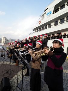 40 trumpets on Port of Kobe