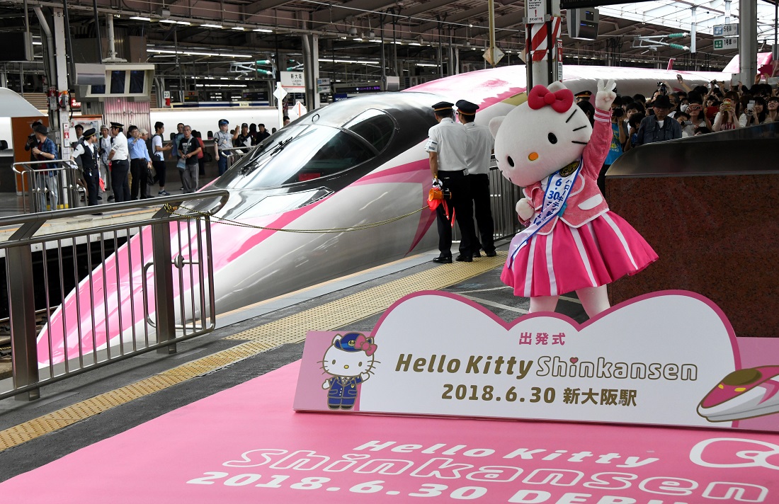 PHOTOS: Hello Kitty Shinkansen Starts Run!