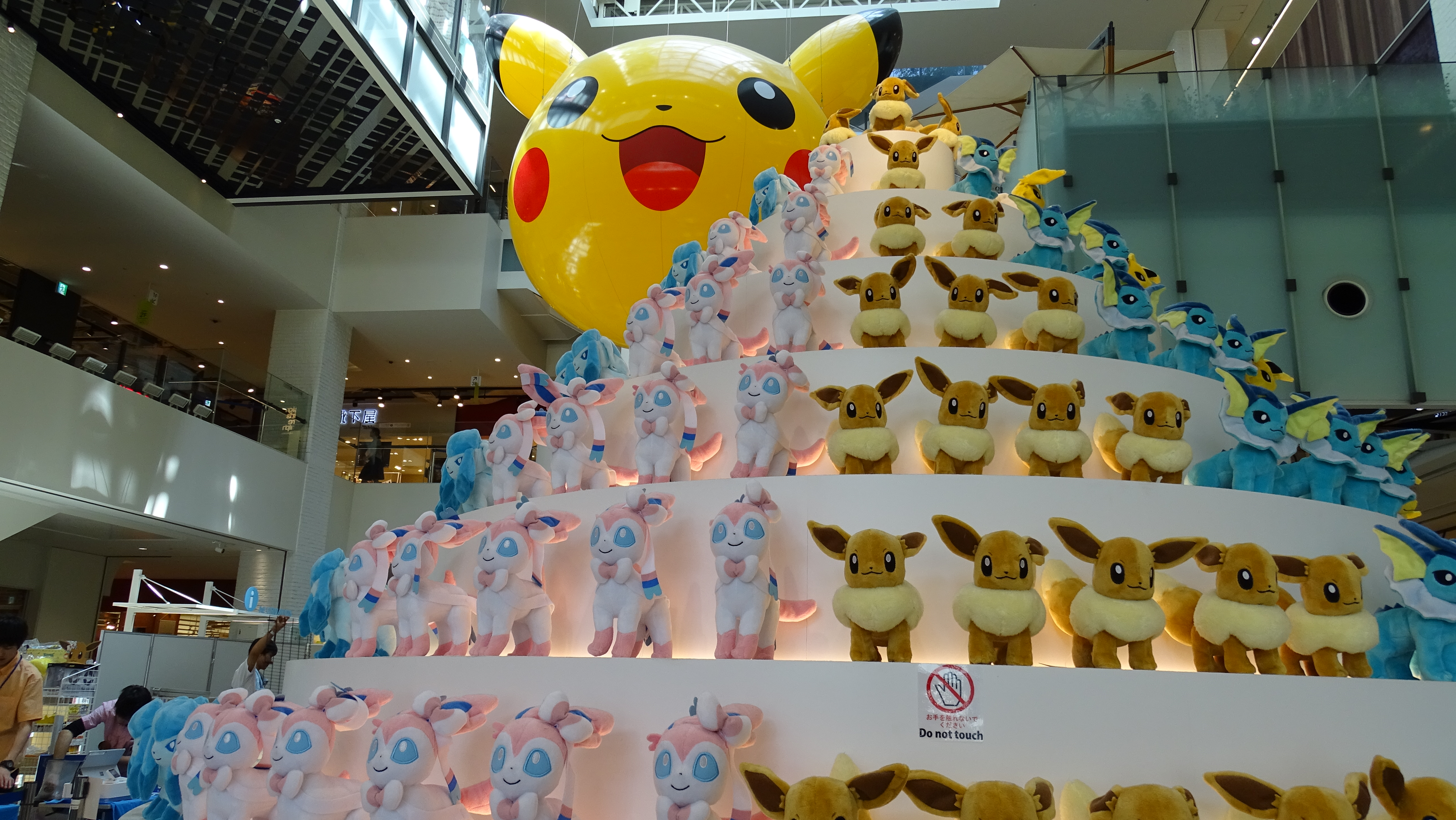 [PHOTOS] Pikachu Outbreak 2018: Hundreds of Eevee Join Pokemon Parade