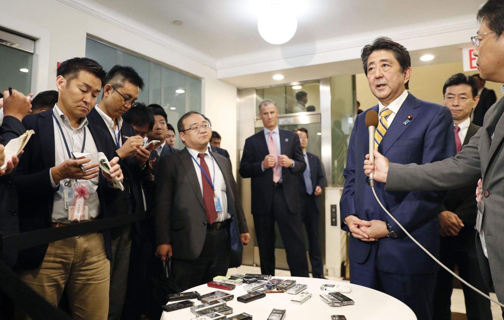 Prime Minister Abe Aims for National Referendum to Revise the Constitution