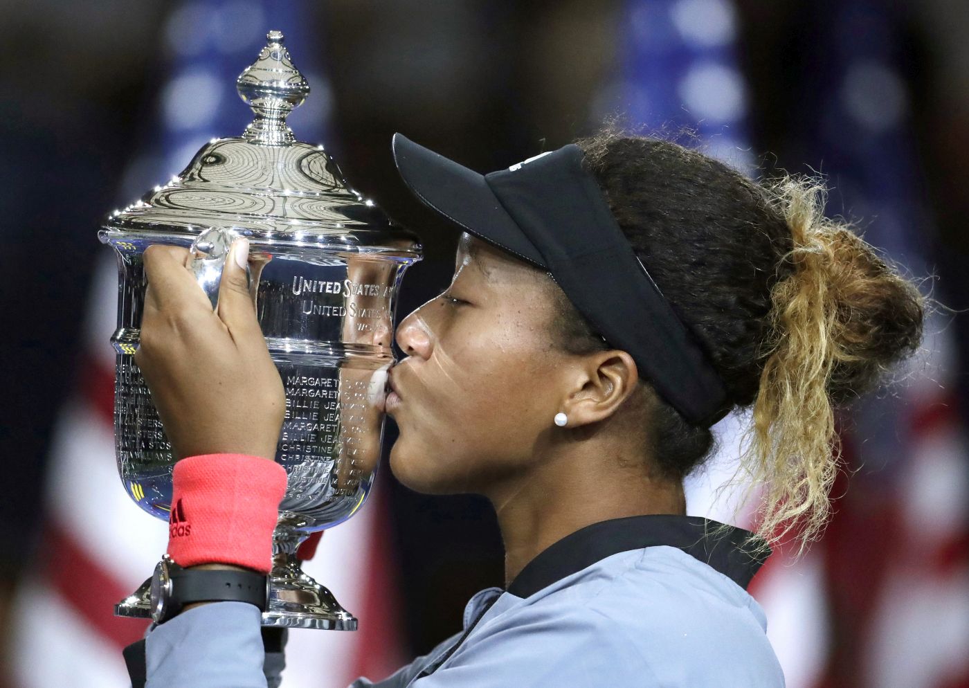 Naomi Osaka's US Open trophy photo shoot