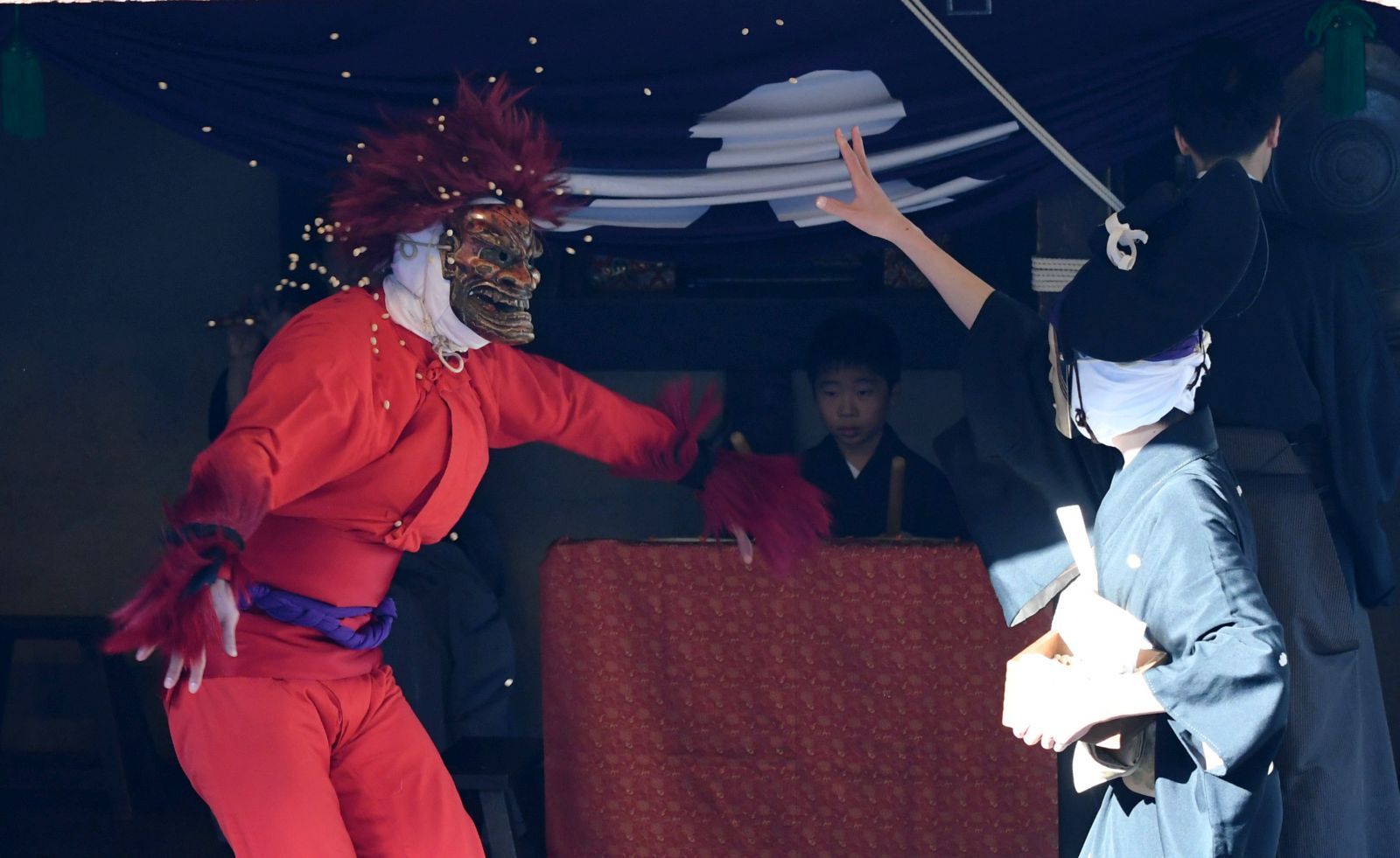Kabuki Superstar Ebizo, Sumo Celebrities Hurl Tons of Soybeans At Setsubun Crowd for Good Luck