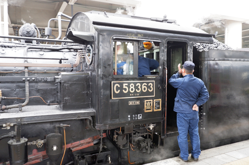 Chichibu-RR-Paleo-Express-Steam-Train-06