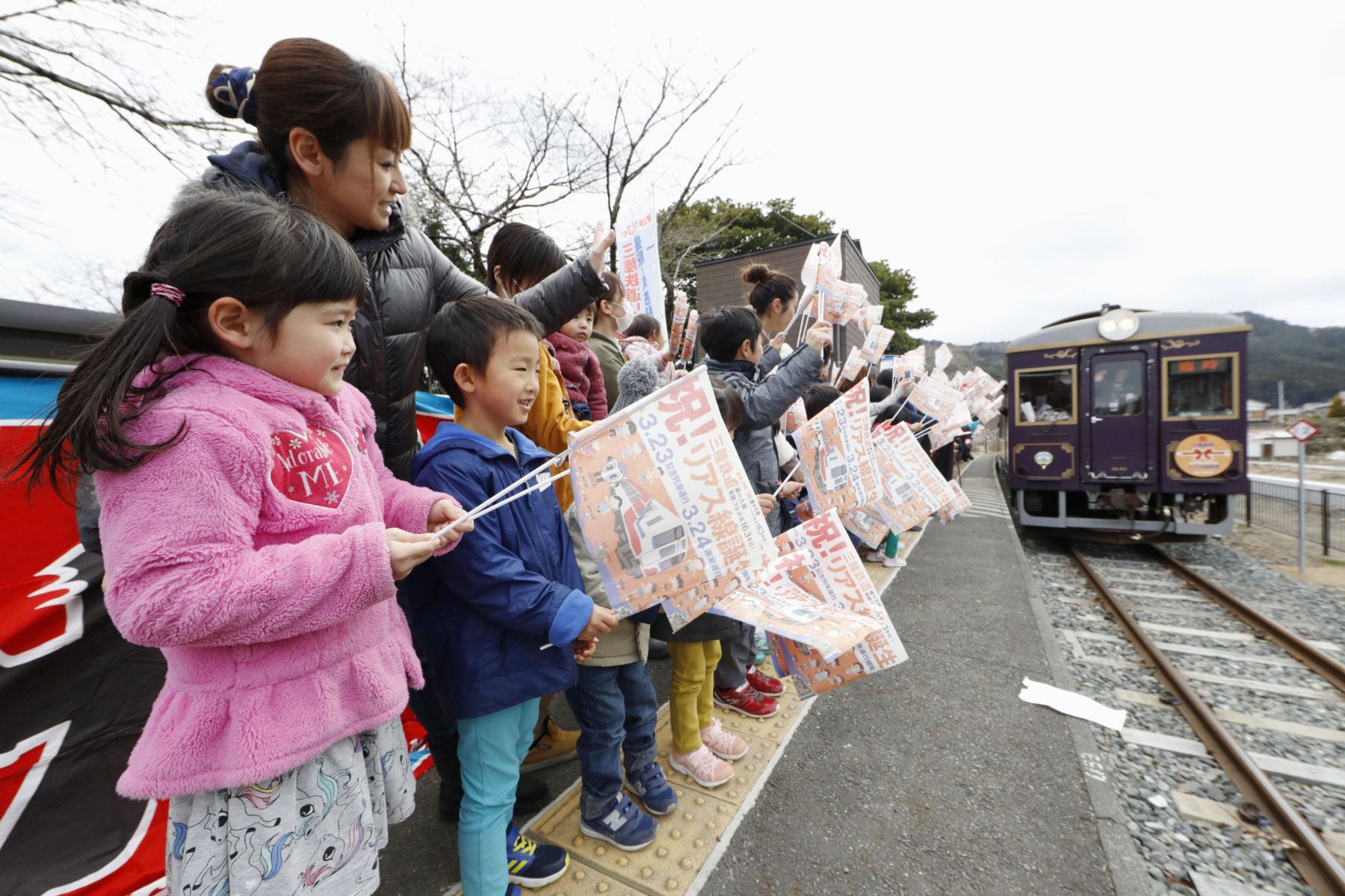 Japan Tsunami-Hit Sanriku Railway In Tohoku Resumes Full Operations After 8 Years 018