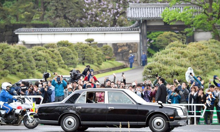 Japan and Emperor on the Day of Abdication 005