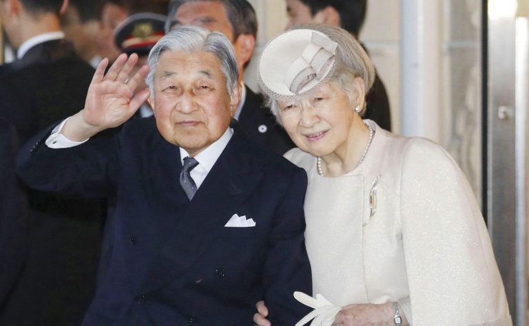 Japan and Emperor on the Day of Abdication 011