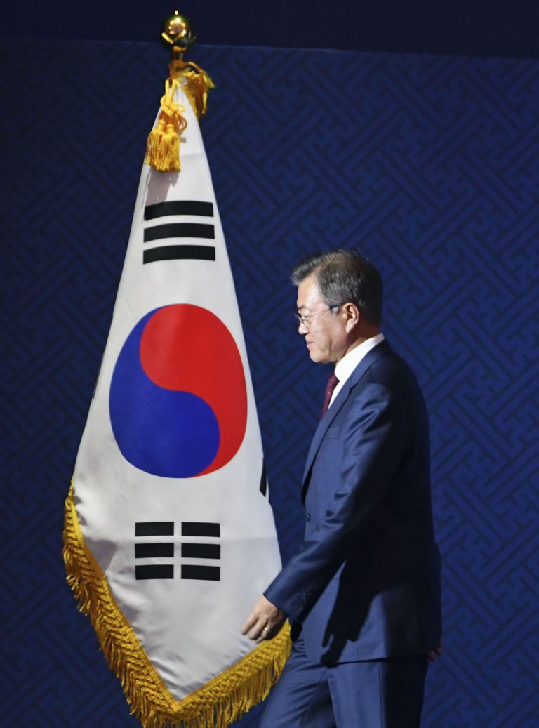 Moon Jae In South Korea Faces Tense Political Situation 005