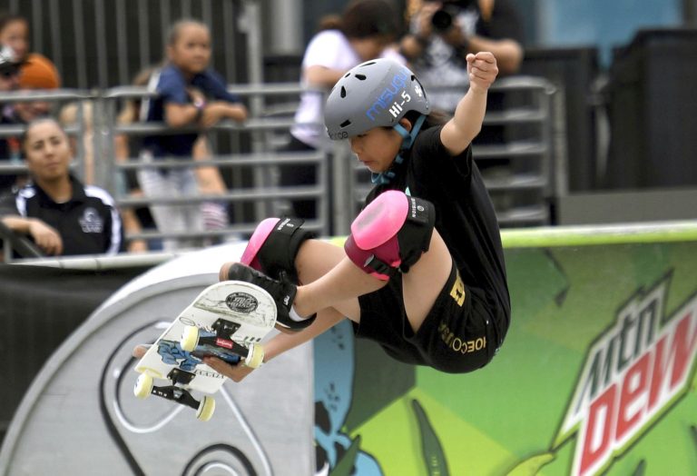 Misugu Okamoto Japan Wins in the Womens Park Skateboard Final 002