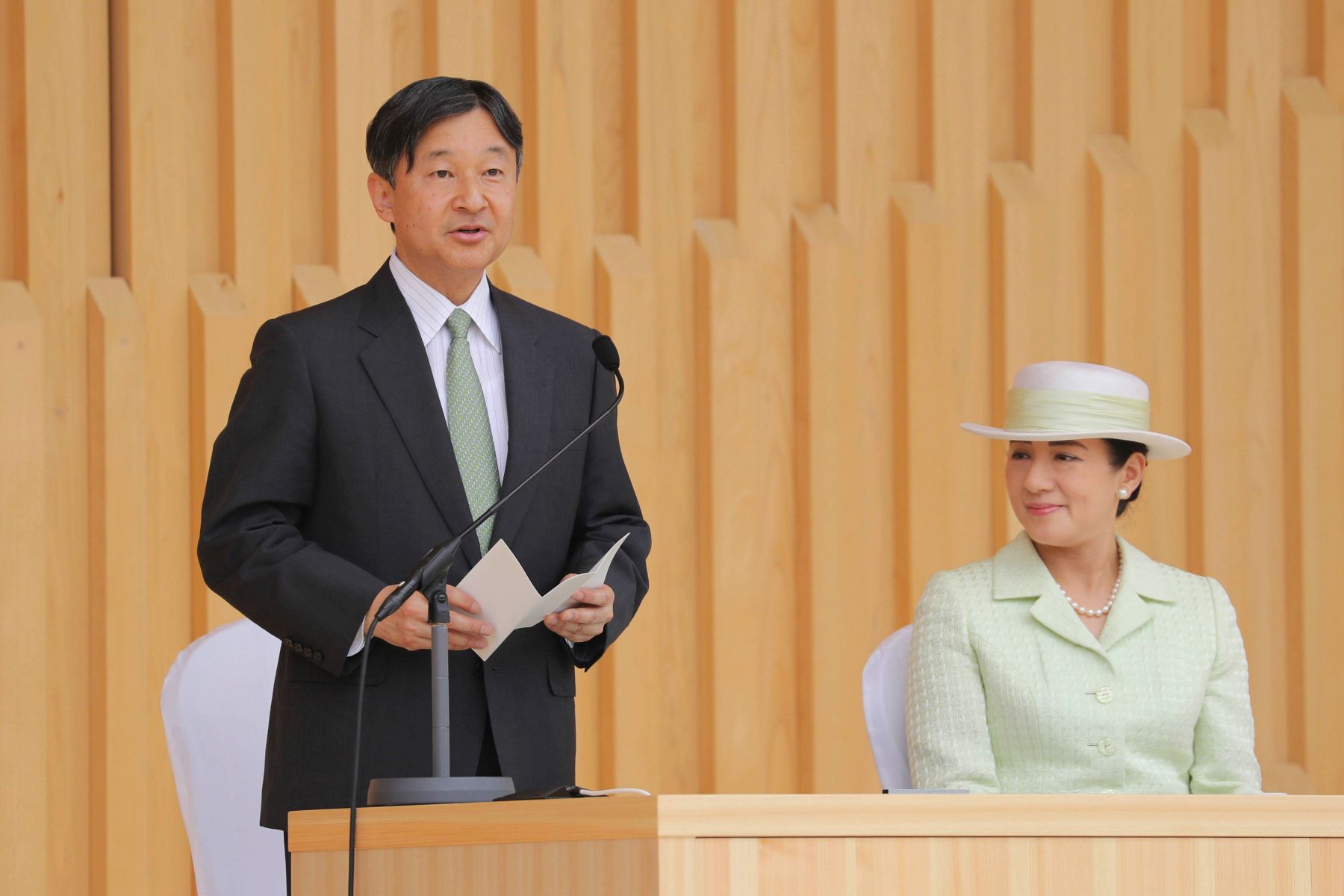 the-japanese-emperors-role-in-the-21st-century-japan-forward