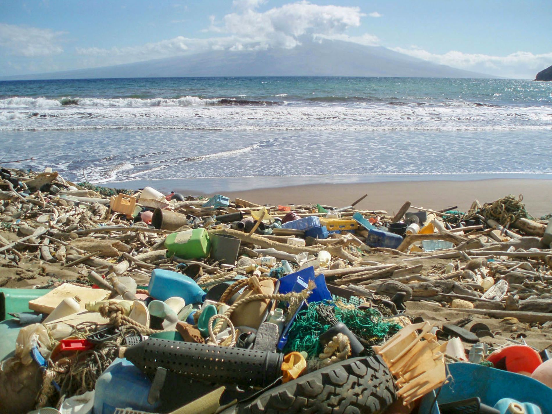 Plastic Waste in the Ocean 011