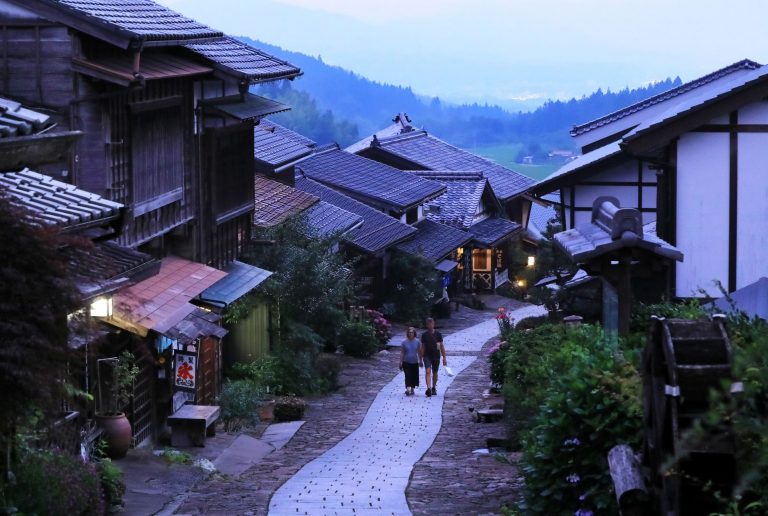 Edo Era Post Towns Charm Foreign Hikers from Magome to Tsumago