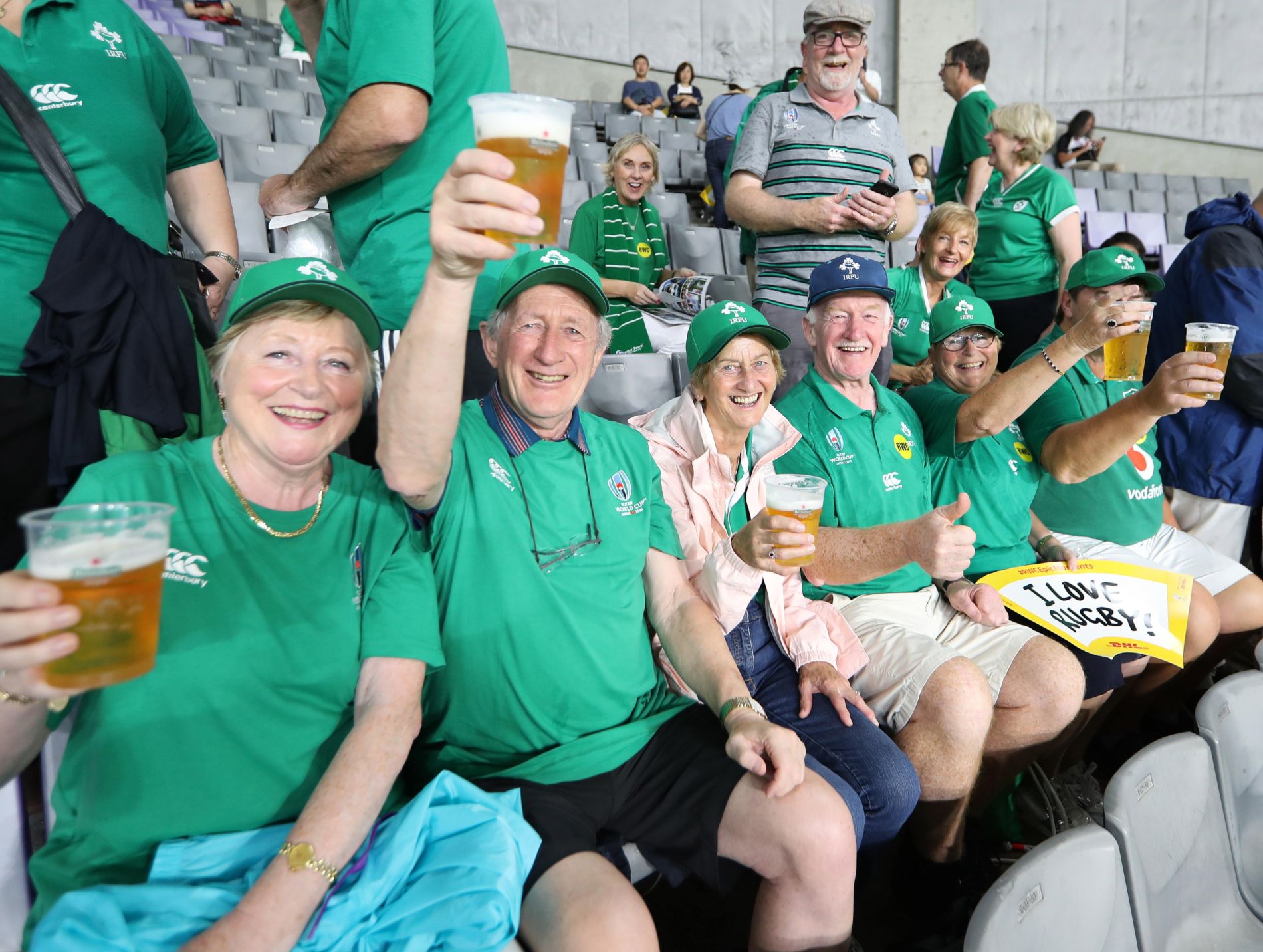 fans-at-the-rugby-world-cup-2019-in-japan-003-japan-forward