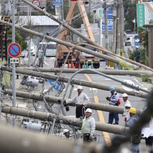 Why Are Power Poles Slow to Disappear in Japan 003