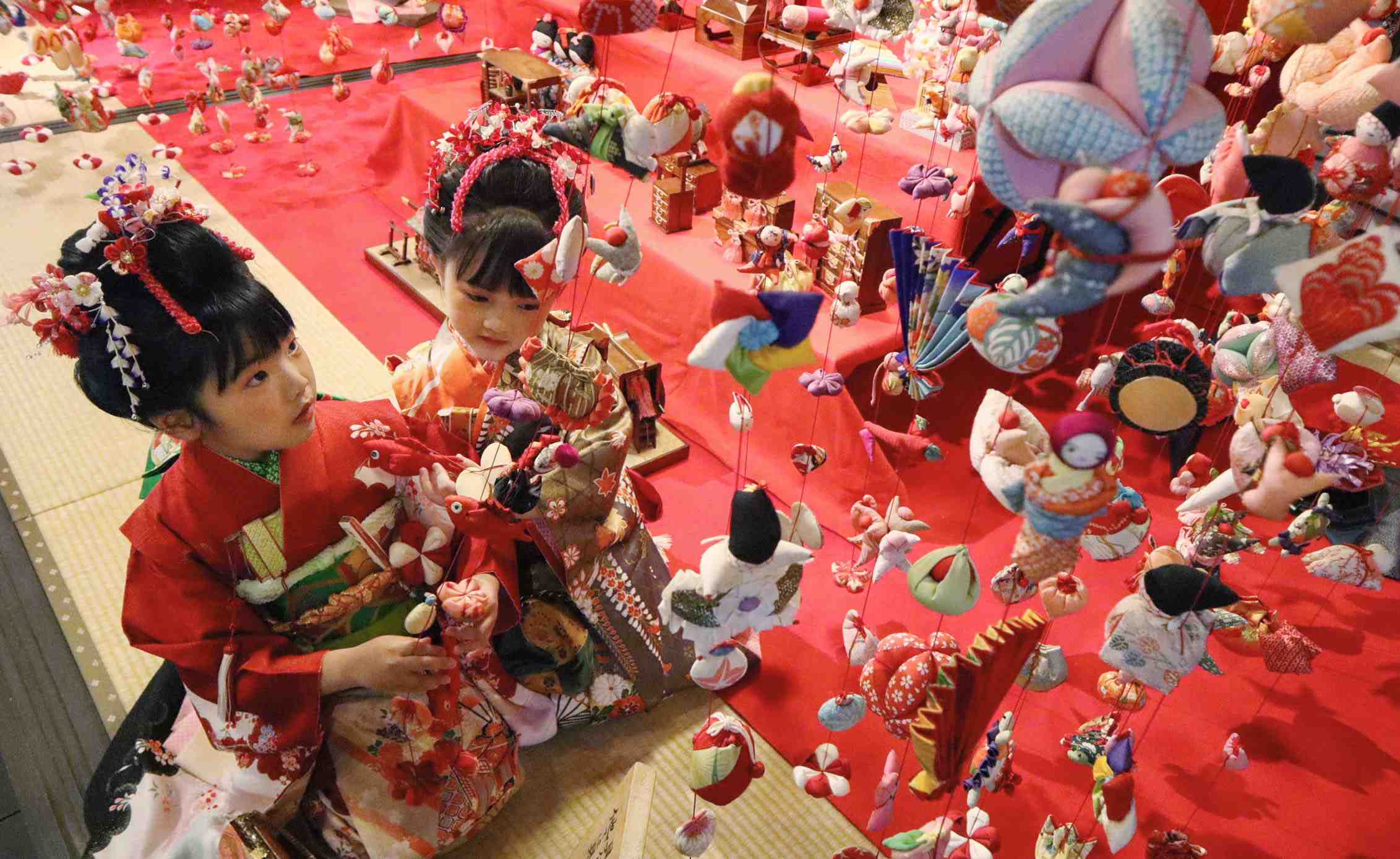 Japan Hidden Wonders Hina Tsurushi Kazari Color the Streets of Inatori For Girls Festival 003