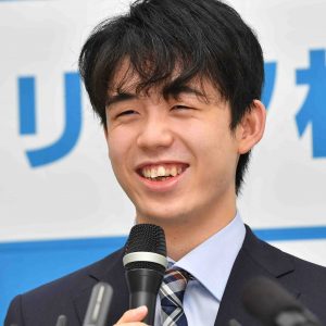 Shogi Champion Proves to be a Hero in the World of AI Technologies, SME  Japan