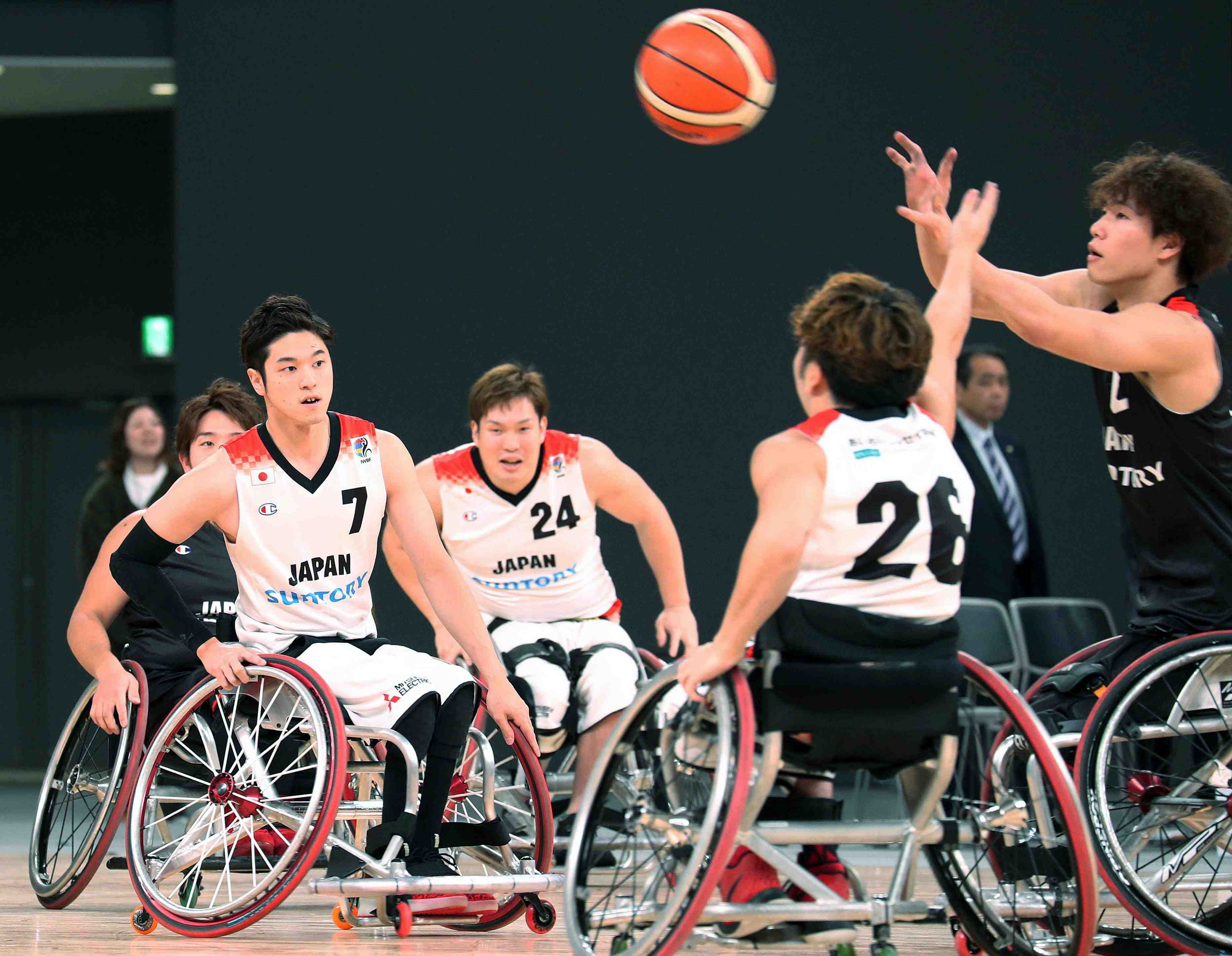 Chiba near Tokyo on Aug. 25, 2021. Japanese students watch a wheelchair  fencing event at the Tokyo Paralympics at Makuhari Messe Hall in Chiba near  Tokyo on Aug. 25, 2021. The Japanese