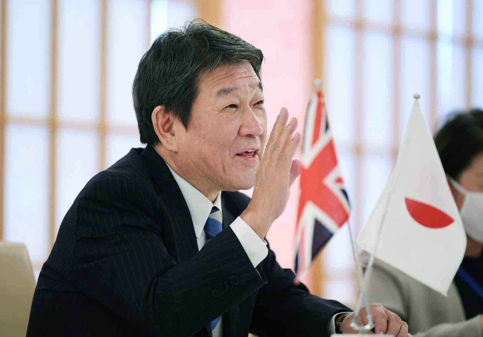 Japan britain. Министр иностранных дел Японии Тосимицу Мотэги. Глава японского МИД Тосимицу Мотэги. Китаноуми Тосимицу. Министр иностранных дел Японии Ёсимаса Хаяси.