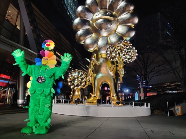 takashi murakami flower sculpture