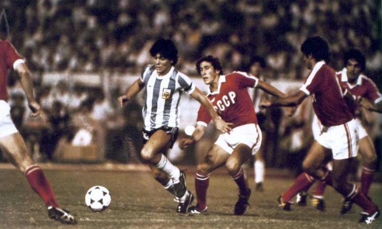 [ODDS and EVENS] Diego Maradona Displayed Otherworldly Skills at 1979