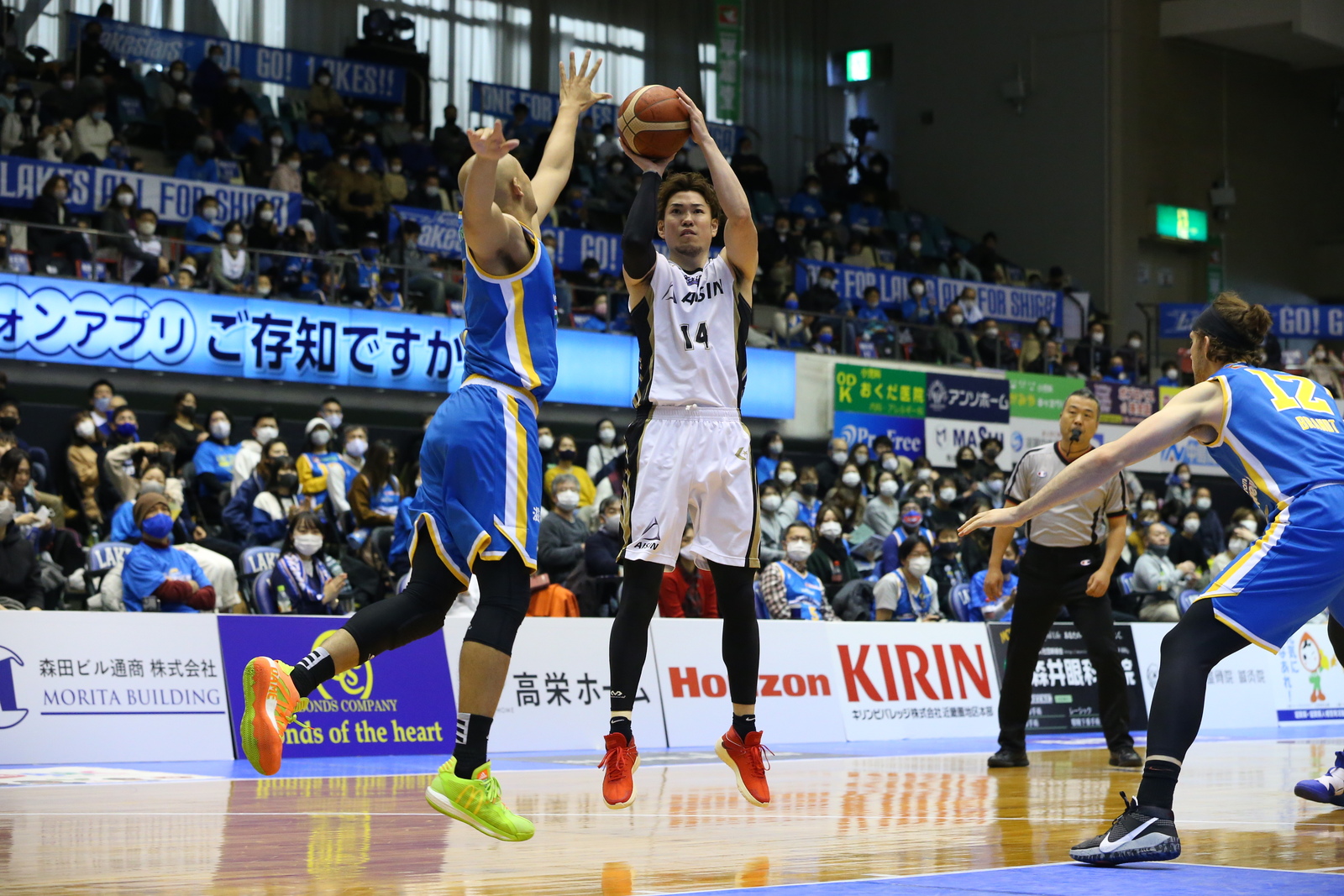 BASKETBALL | SeaHorses Mikawa Thriving in Road Contests | JAPAN