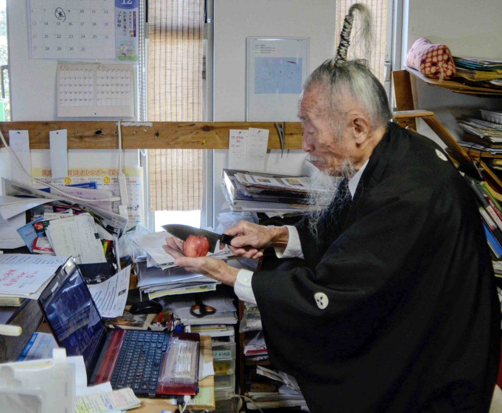 This image has an empty alt attribute; its file name is Japan-91-Year-Old-Last-Samurai-Goes-Online-005-1024x843.jpg