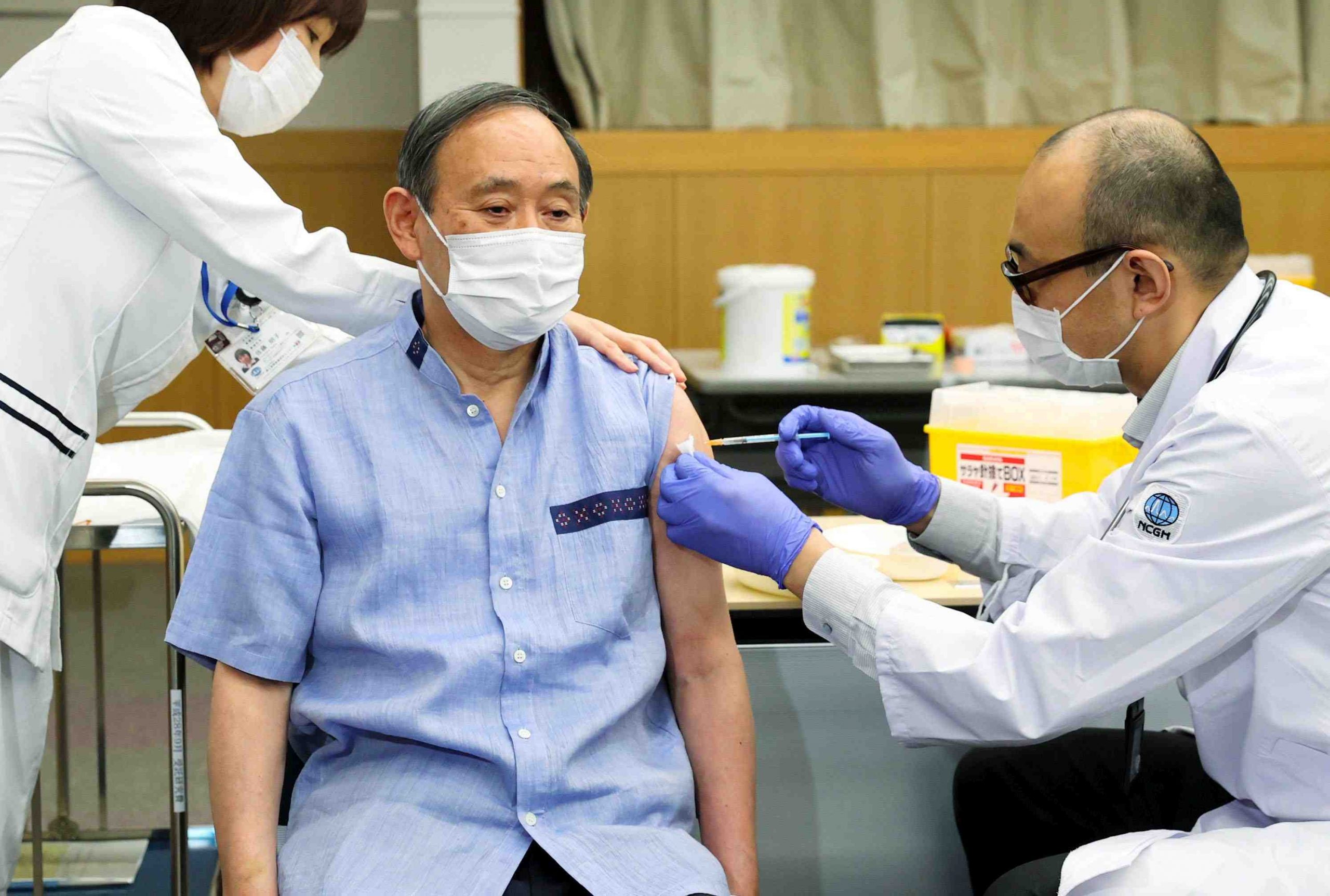 Вакцины японии. Вакцинирование в Японии. Министр здравоохранения Японии. Вакцинация в Японии. Япония бош вазири.