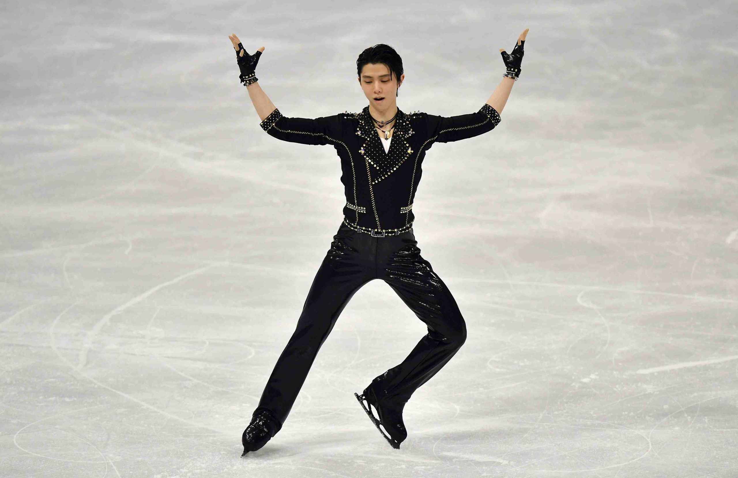 hanyu ice skater