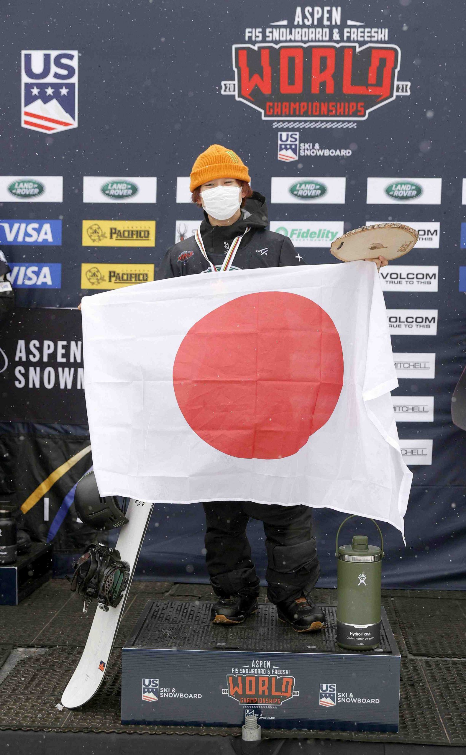 Snowboarding Yuto Totsuka wins gold 009 JAPAN Forward