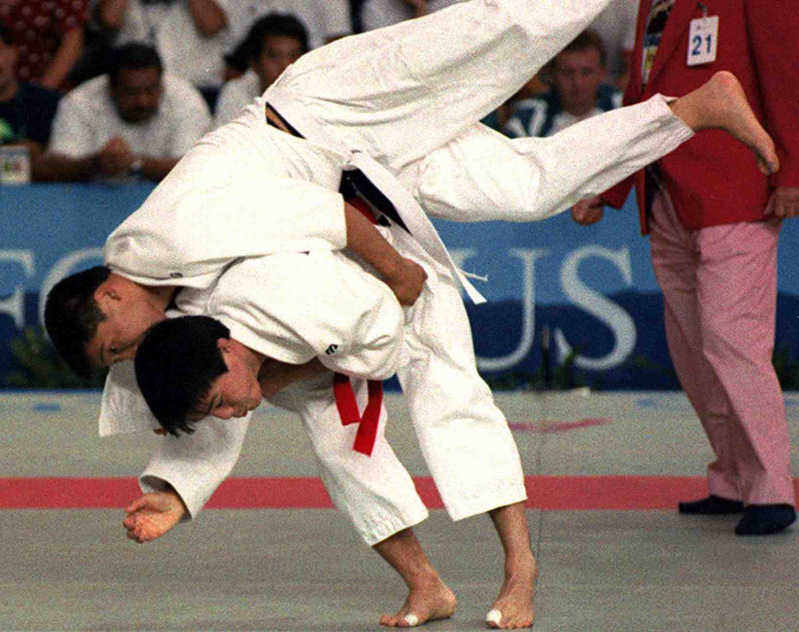 Escola de Judô TÔGÔ - Toshihiko Koga 8º dan (1967 - 2021) 🥇Jogos Olímpicos  Barcelona 1992 (-71kg) 🥈Jogos Olímpicos Atlanta 1996 (-78kg) 🥇Campeonato  Mundial Belgrado 1989 (-71kg) 🥇Campeonato Mundial Barcelona 1991 (-71kg)