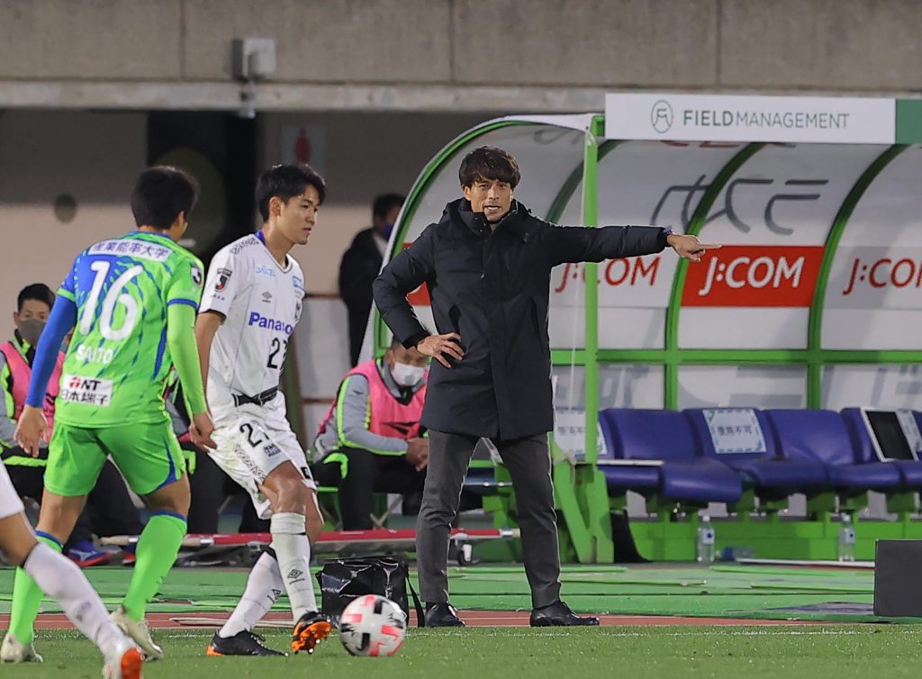 JAPAN SPORTS NOTEBOOK] Antlers End Marinosu0027 11-Match Unbeaten 