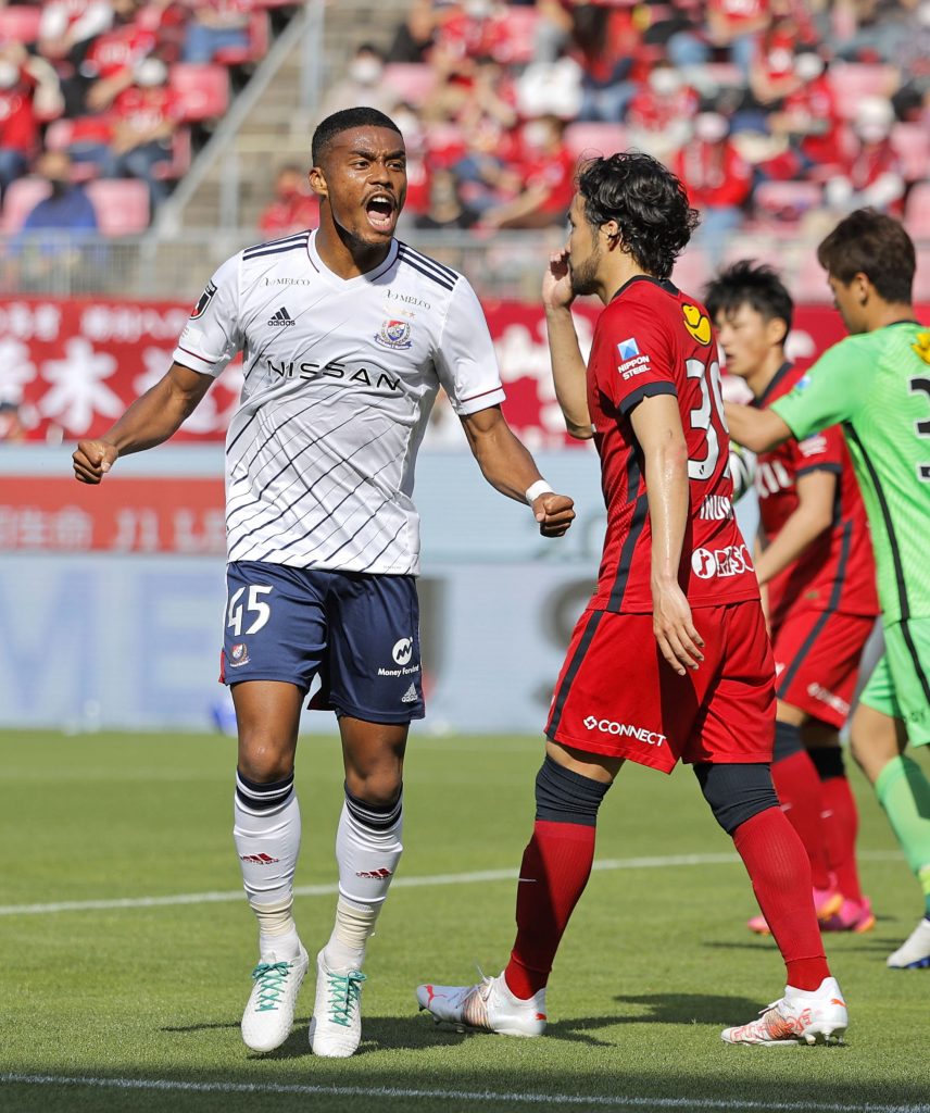 JAPAN SPORTS NOTEBOOK] Antlers End Marinosu0027 11-Match Unbeaten 