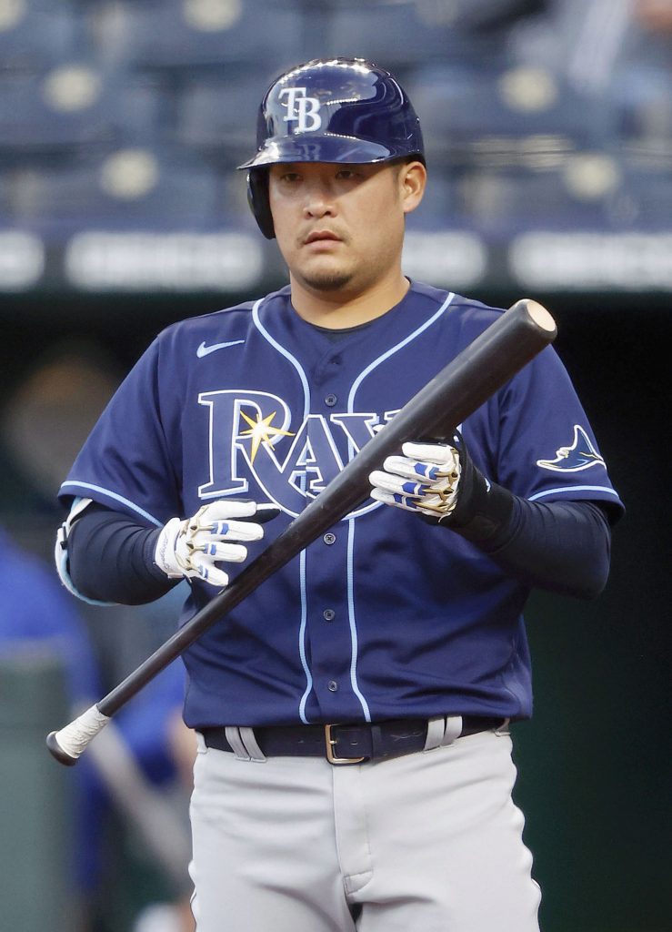 There's lots of buzz in Rays camp to see Yoshi Tsutsugo