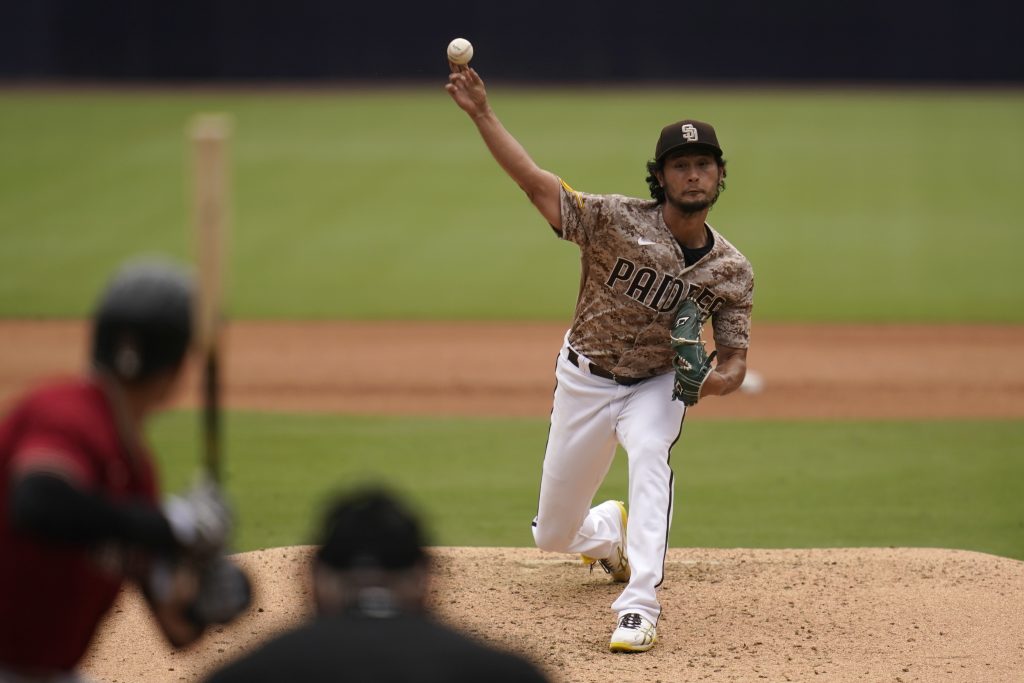 Shohei Ohtani and Yu Darvish met up before Tuesday's Angels-Padres game  🇯🇵🤝 Both players had similar paths, going from the Hokkaido…