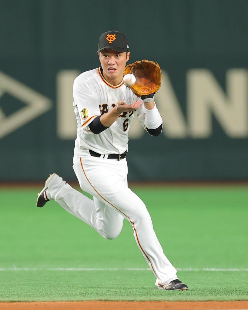 Tanaka leaves Yankees, rejoins former team to pitch in Japan