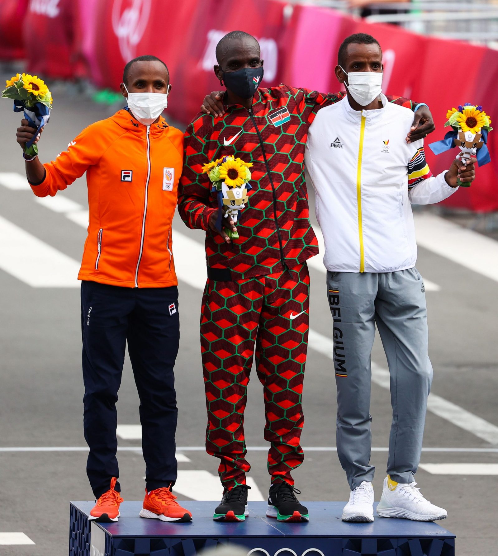Athletics Men's Marathon Flower ceremony JAPAN Forward