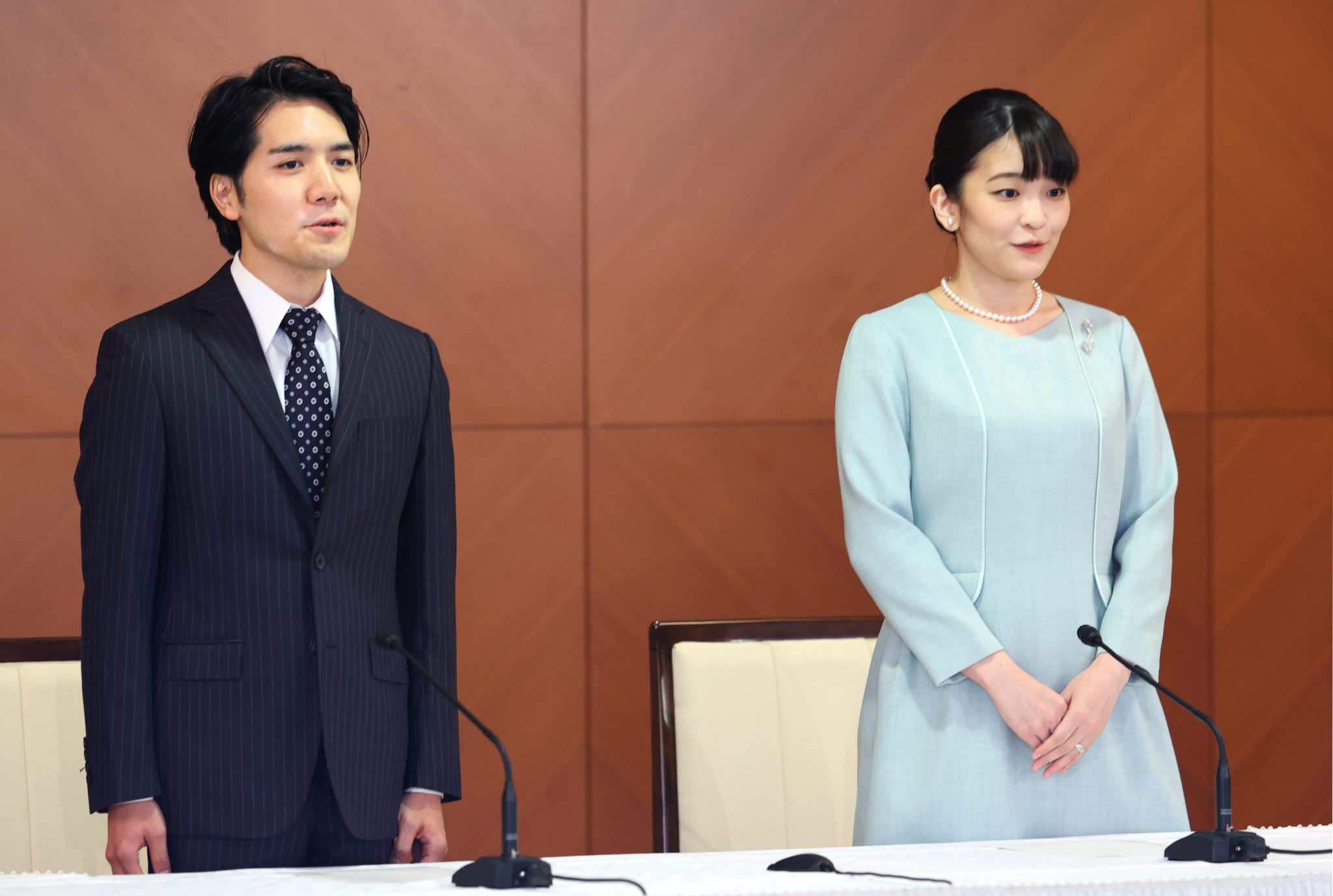 Japan's Princess Mako Marries Fiance Kei Komuro In Tokyo, Gives Up