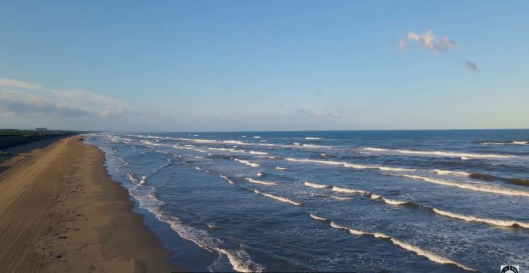 Sea of Japan waves