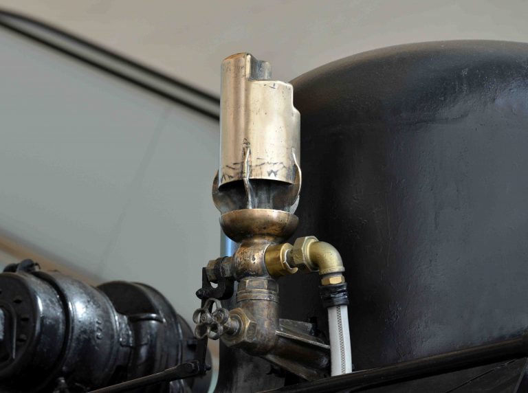 Yasukuni shrine and Steam engine