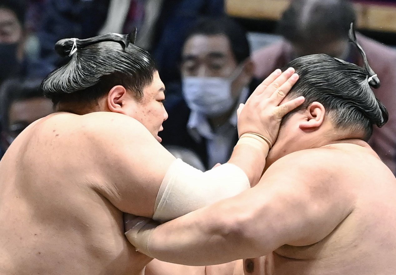 Kyushu Grand Sumo Nov 22 001 JAPAN Forward
