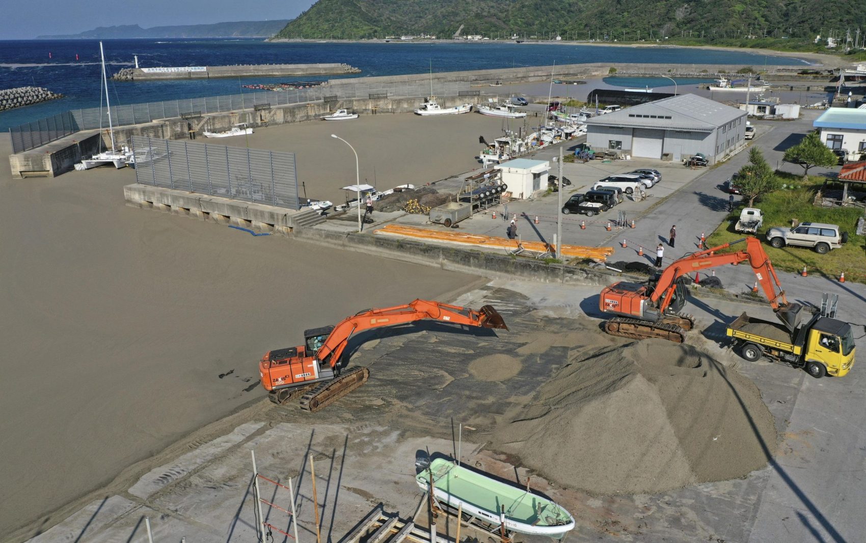 The Pumice Rock all over Okinawa Prefecture 004 JAPAN Forward