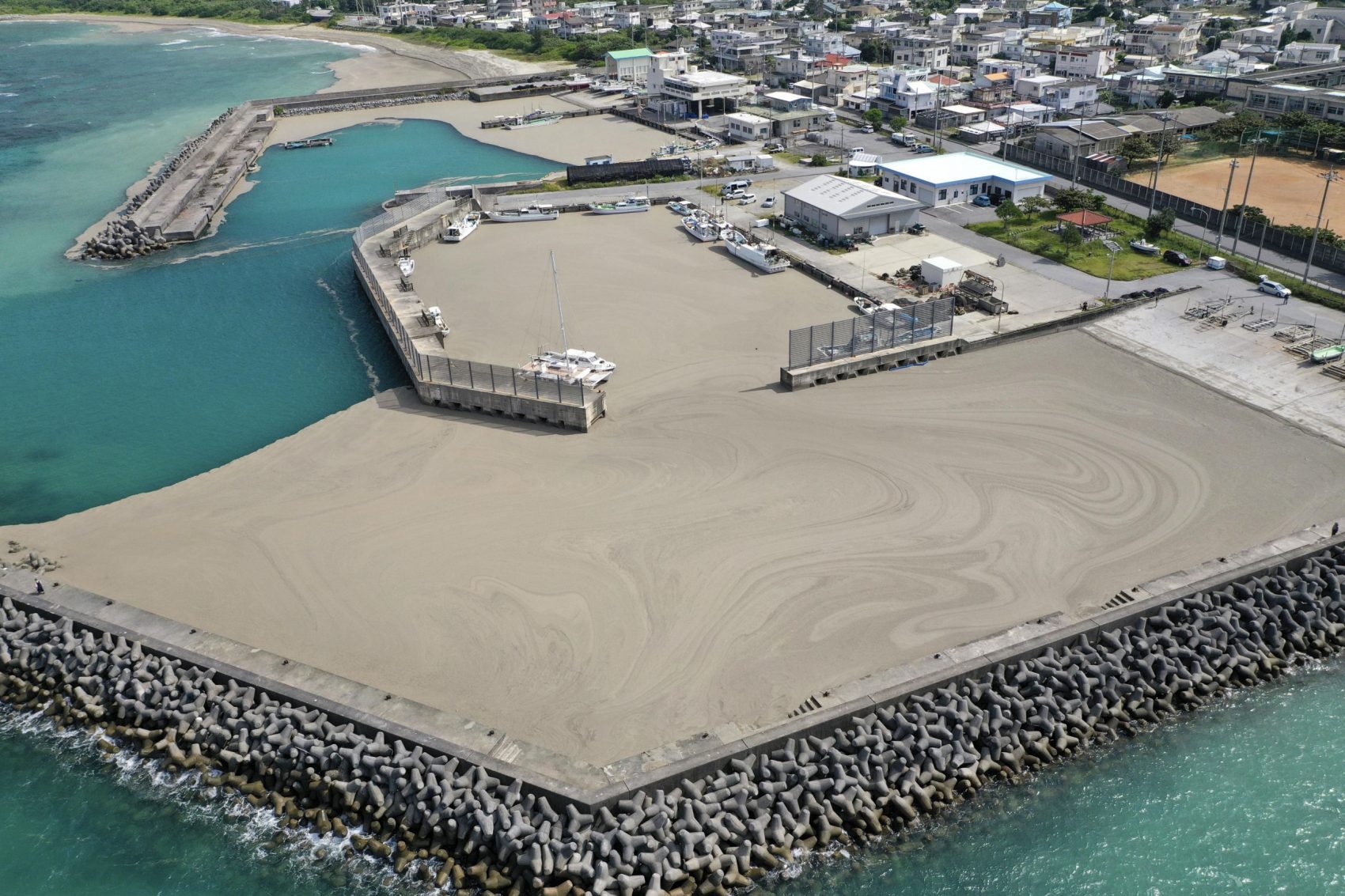 The Pumice Rock all over Okinawa Prefecture 012 JAPAN Forward