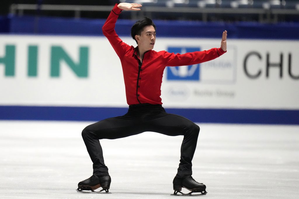 Shoma Uno takes lead over Zhou after men's short at NHK Trophy in Japan