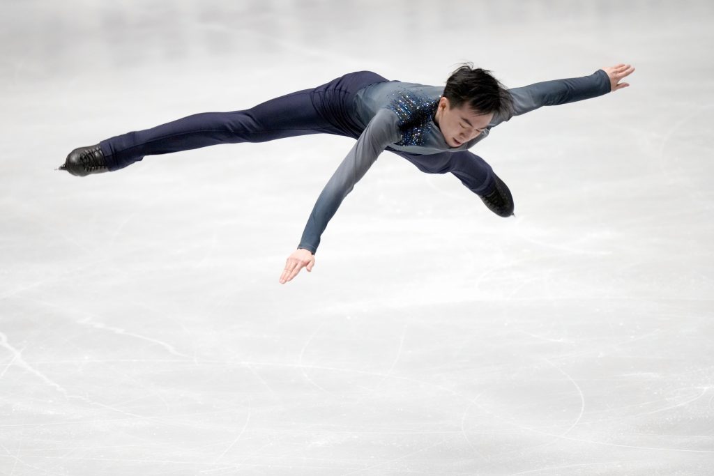 Shoma Uno takes lead over Zhou after men's short at NHK Trophy in Japan