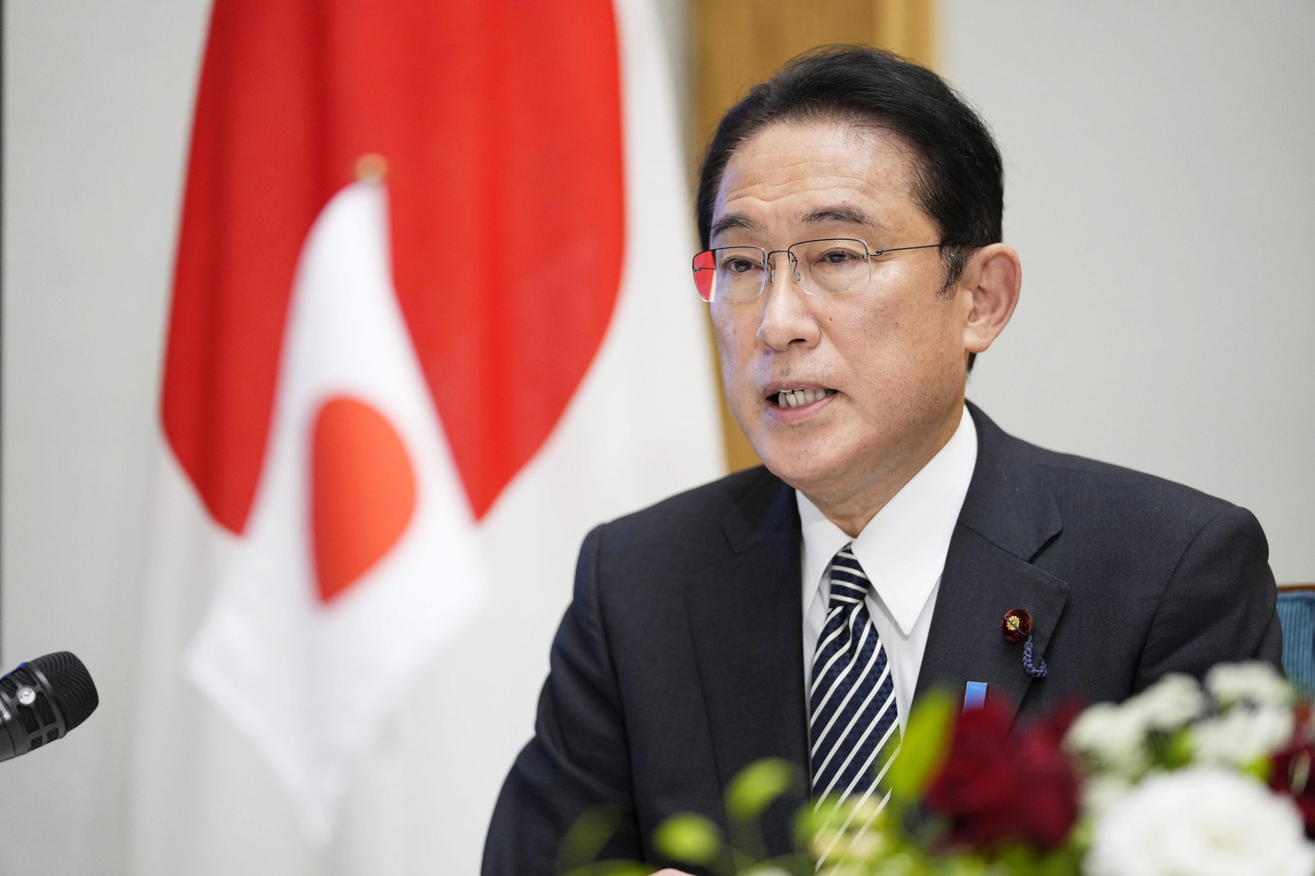 Lack of security for Japanese prime minister surprised many