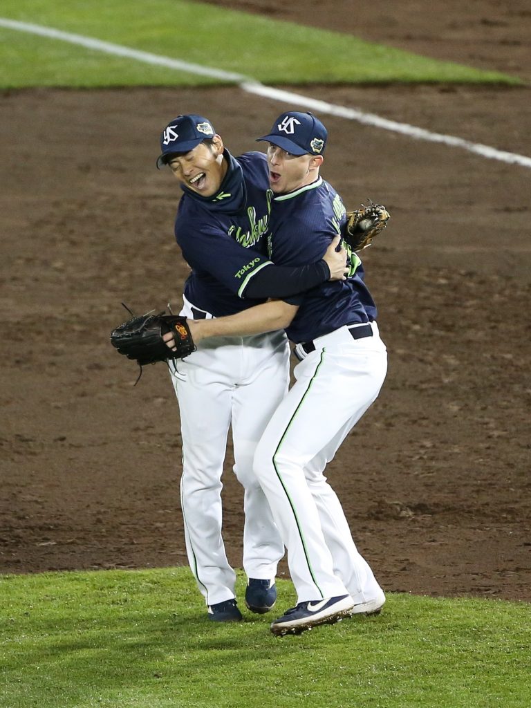 Baseball: Swallows, Buffaloes clinch Japan Series berths