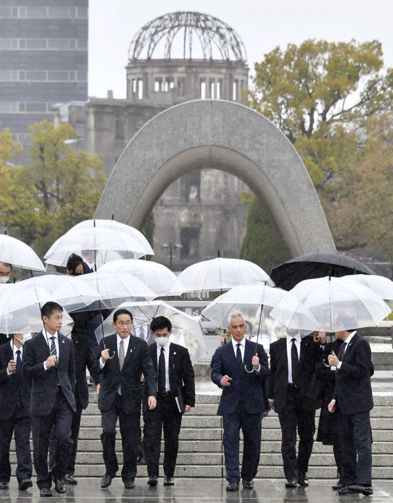 20220324 Rahm Emanuel and Kishida in Hiroshima 001