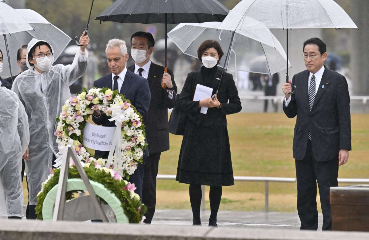 20220324 Rahm Emanuel and Kishida in Hiroshima 003